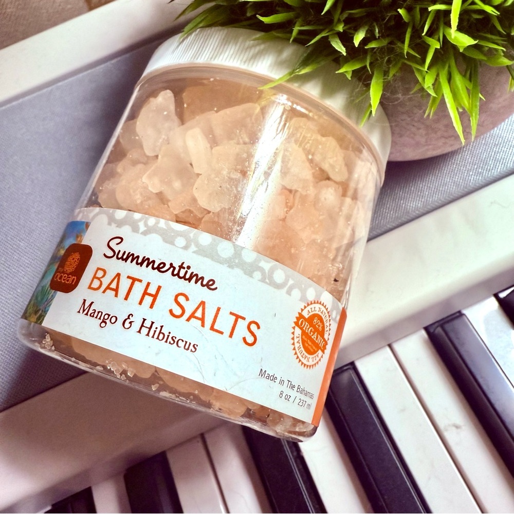 MANGO HIBISCUS BATH SALTS MADE IN BAHAMAS 8Oz. NEW & UNOPENED